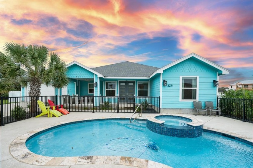 This stunning 3-bedroom, 3-bathroom home, built in 2019, offers - Beach Home for sale in Rockport, Texas on Beachhouse.com