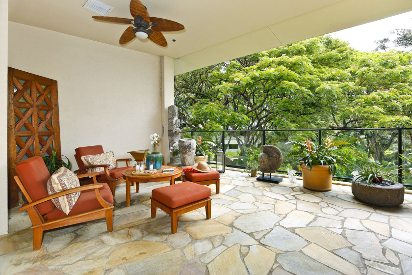 SPECIAL RATE! TRULY One-of-a-Kind Spacious 2bd2.5 bath, Huge - Beach Vacation Rentals in Honolulu, Hawaii on Beachhouse.com