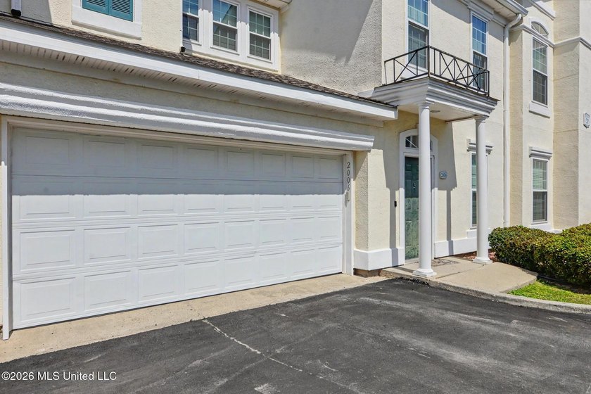 Steps from the beach, this beautifully updated 2-bedroom - Beach Condo for sale in Gulfport, Mississippi on Beachhouse.com