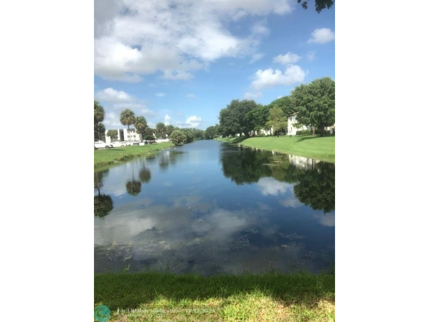 Large, Updated 2 bed2 full bath unit. Open kitchen concept, with - Beach Condo for sale in Sunrise, Florida on Beachhouse.com