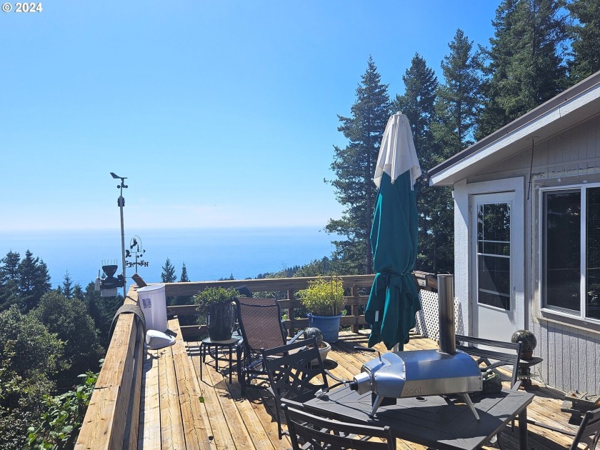 Welcome to your new OCEANVIEW Country Home! You will get to - Beach Home for sale in Brookings, Oregon on Beachhouse.com