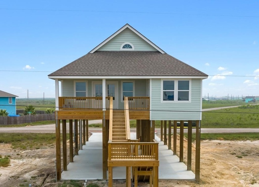 Live your best life in this gorgeous new construction home on 3 - Beach Home for sale in Rockport, Texas on Beachhouse.com