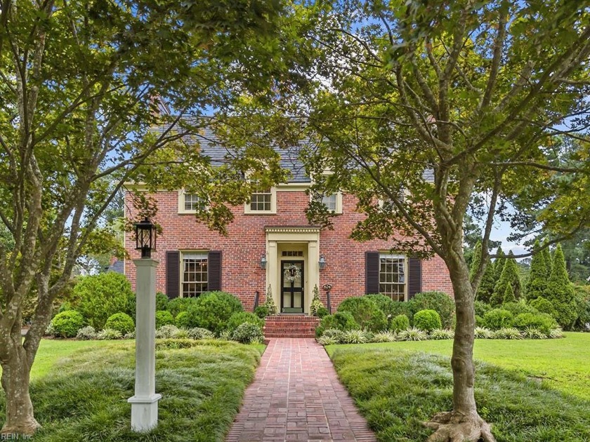 *Beautiful Colonial Masterpiece* located in Riverview w/pride of - Beach Home for sale in Suffolk, Virginia on Beachhouse.com