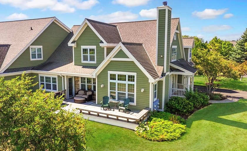Bright, beautifully appointed end-unit townhouse overlooking the - Beach Condo for sale in Egg Harbor, Wisconsin on Beachhouse.com