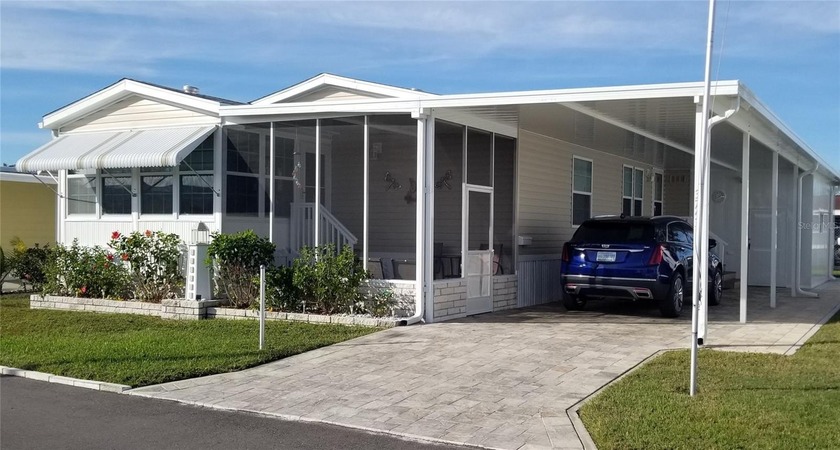 Welcome to this one of a kind, gorgeous newer home in the most - Beach Home for sale in Holiday, Florida on Beachhouse.com