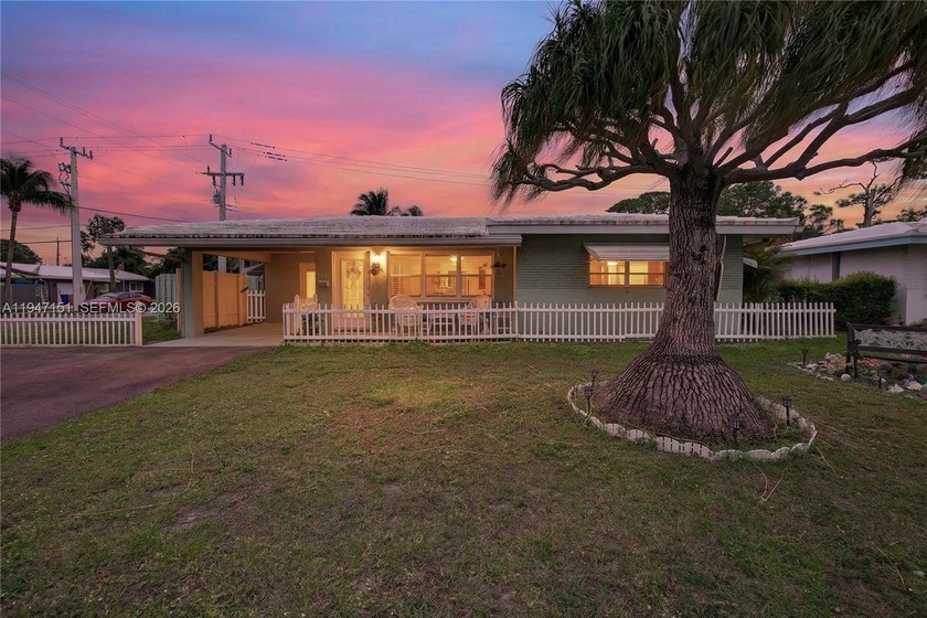 Excellent opportunity to own a home situated on a large corner - Beach Home for sale in Pompano Beach, Florida on Beachhouse.com