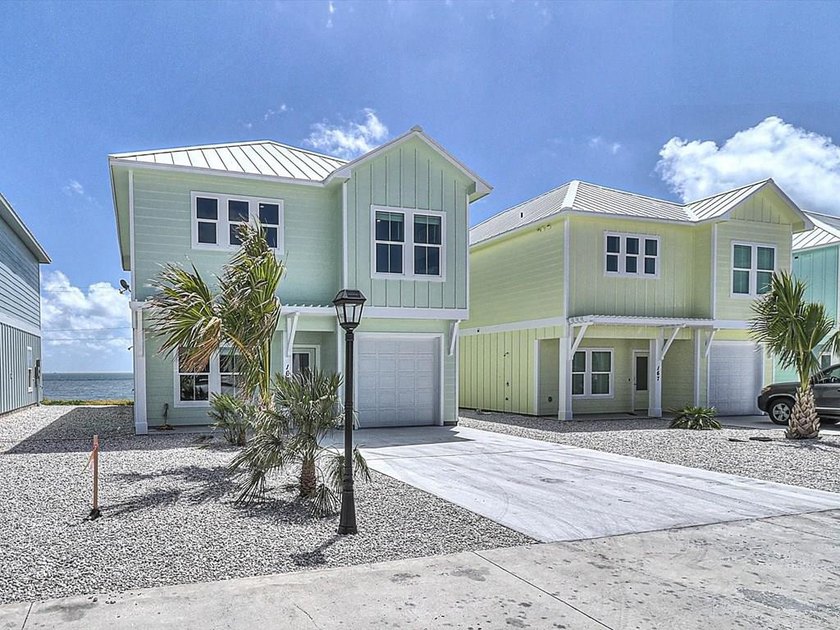 This waterfront home is the perfect Vacation House or Short Term - Beach Home for sale in Rockport, Texas on Beachhouse.com
