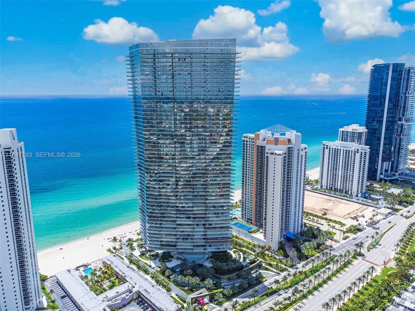 STUNNING TURNKEY OCEAN FRONT UNIT. TOTAL SQFT 4,062. 4 BEDROOMS - Beach Condo for sale in Sunny Isles Beach, Florida on Beachhouse.com