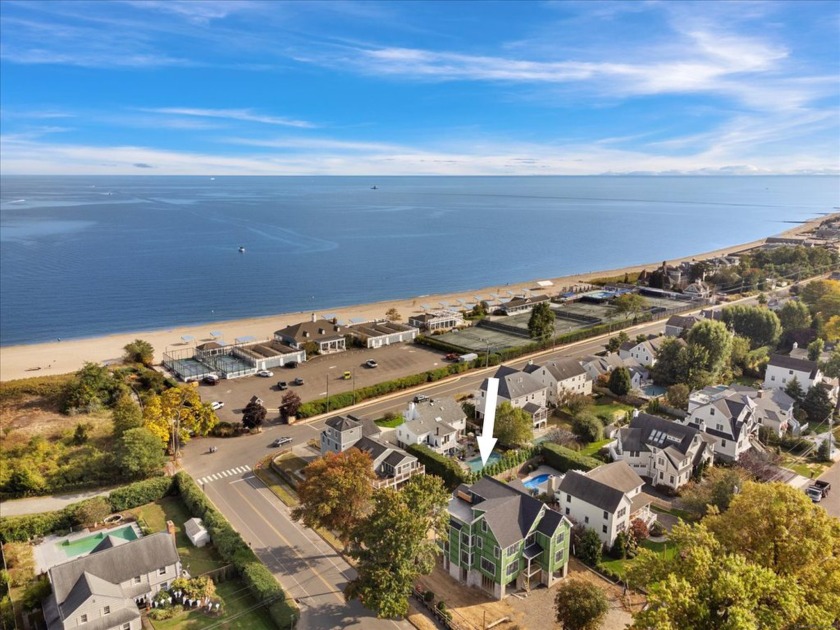 Introducing an extraordinary modern transitional beach home - Beach Home for sale in Fairfield, Connecticut on Beachhouse.com