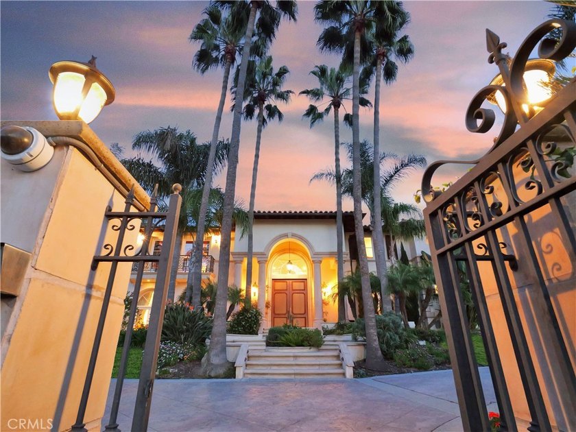 Commanding a private 0.72-acre parcel in prestigious Montemalaga - Beach Home for sale in Palos Verdes Estates, California on Beachhouse.com