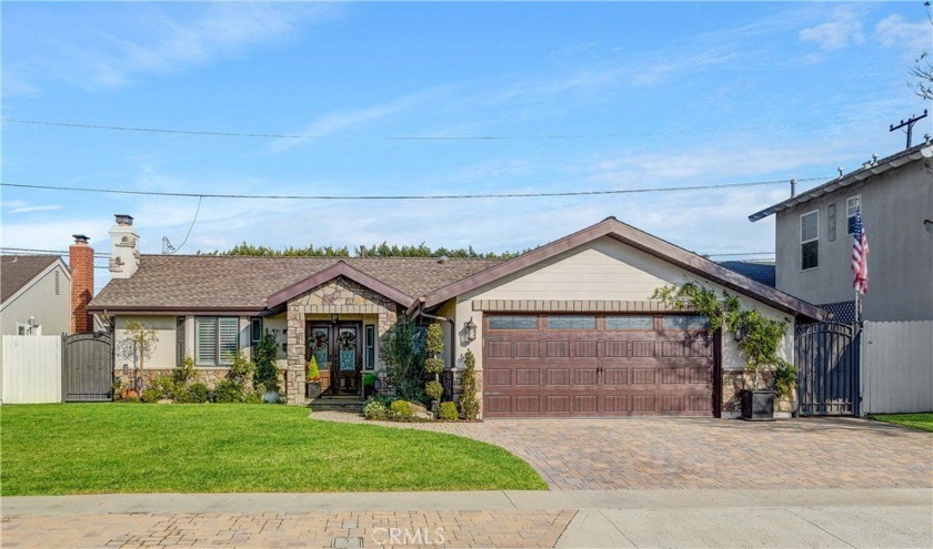 Welcome Home to this Truly Exceptional, Model-Perfect Single - Beach Home for sale in Huntington Beach, California on Beachhouse.com