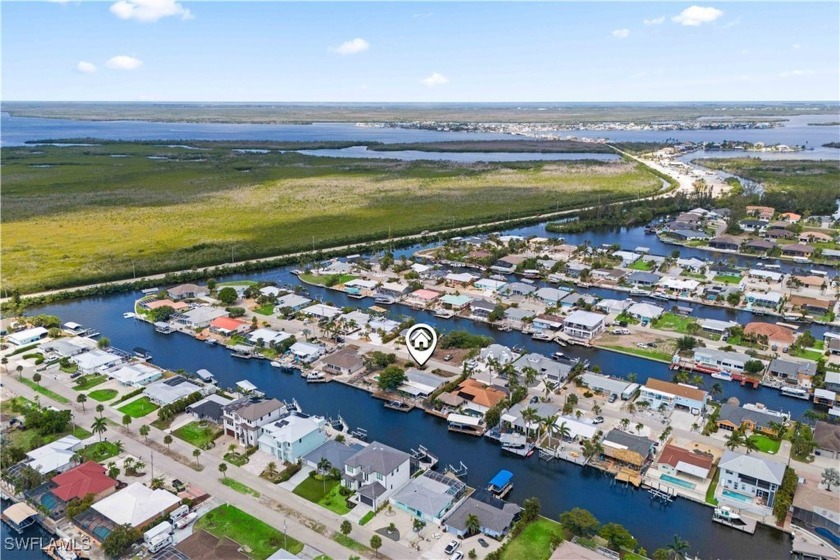Welcome to the largest double lot in Matlacha--an incredibly - Beach Home for sale in Matlacha, Florida on Beachhouse.com