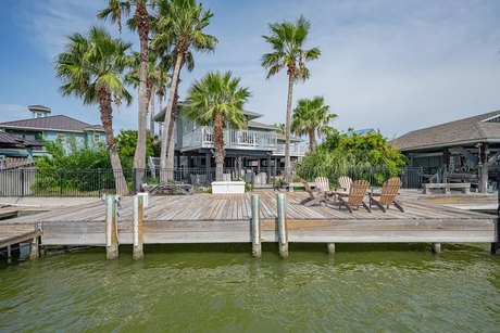 Welcome to your waterfront Paradise and incredible Investment - Beach Home for sale in Rockport, Texas on Beachhouse.com