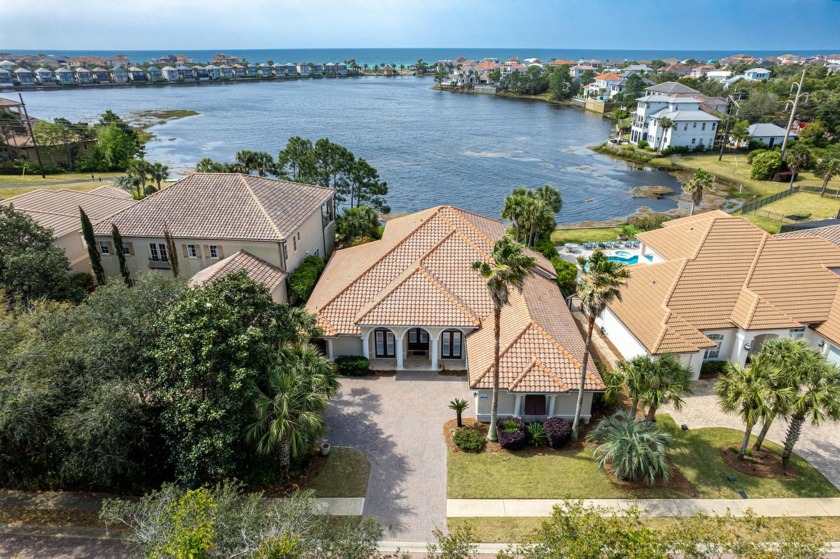 Welcome to this stunning lakeside retreat offering the perfect - Beach Home for sale in Destin, Florida on Beachhouse.com