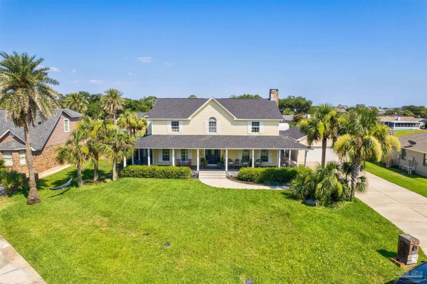 This spacious 2 story beautiful home is located in the highly - Beach Home for sale in Gulf Breeze, Florida on Beachhouse.com
