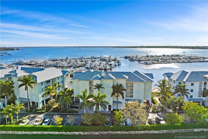 Highly sought after 3 bedroom, 2 bath condo in Harborage Yacht - Beach Condo for sale in Stuart, Florida on Beachhouse.com