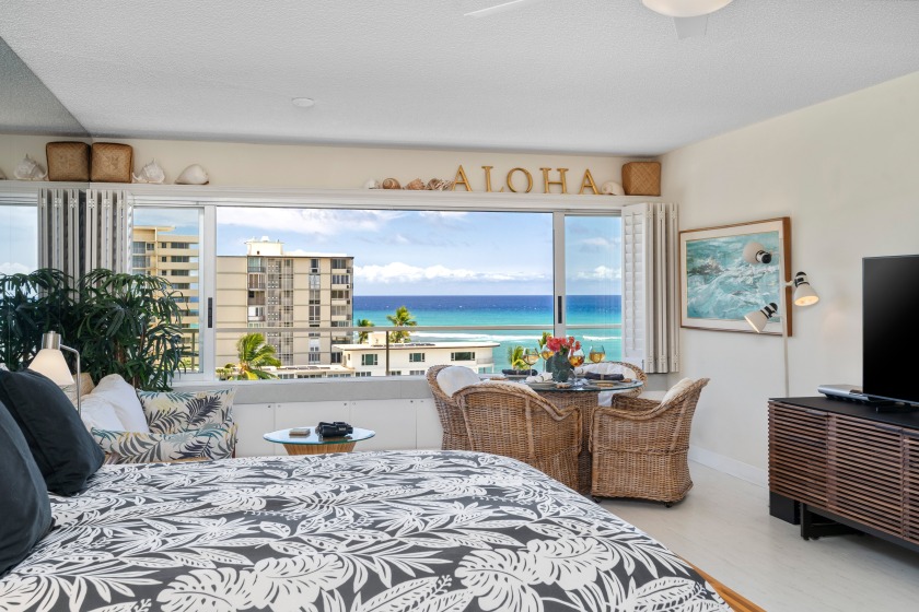 Ocean and Diamond Head views from quiet end of Waikiki - Beach Vacation Rentals in Honolulu, Hawaii on Beachhouse.com
