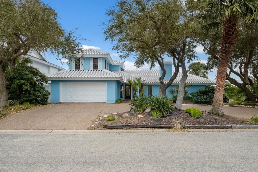 Welcome to coastal paradise in this open floor plan canal home - Beach Home for sale in Rockport, Texas on Beachhouse.com