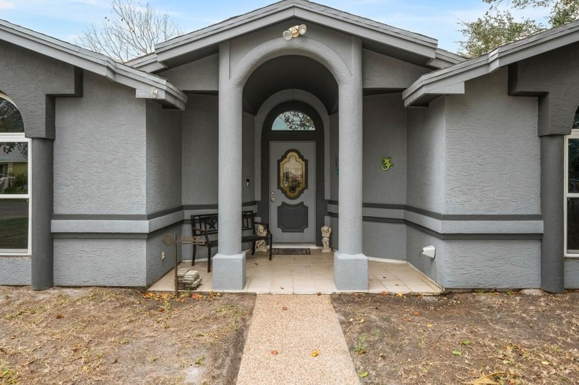 This spacious home offers an open-concept floor plan with a - Beach Home for sale in Aransas Pass, Texas on Beachhouse.com