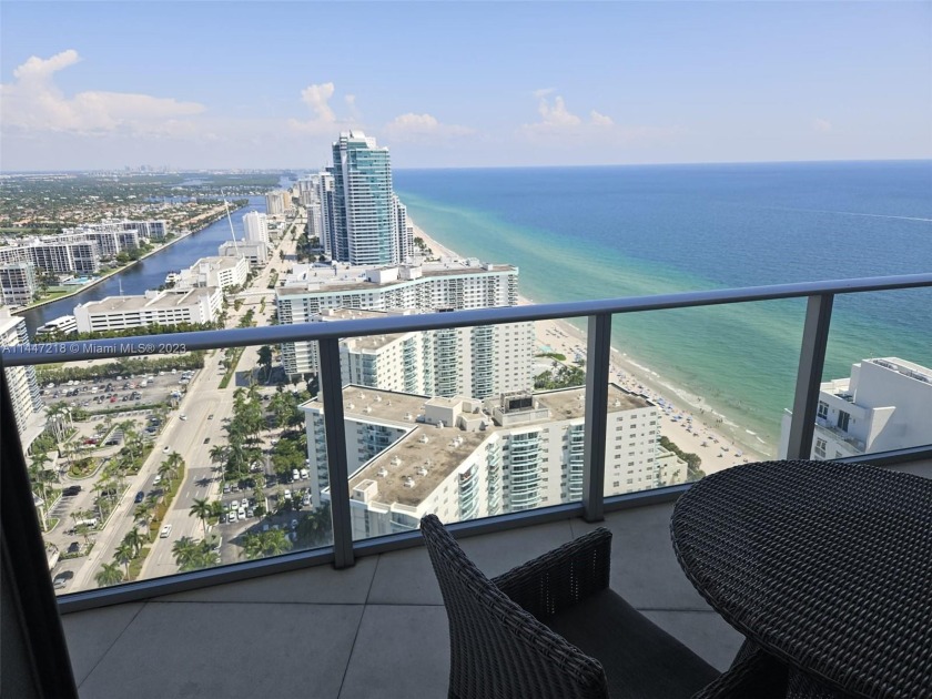 Fully furnished apartment has 2 bedrooms and 2 bathrooms with an - Beach Condo for sale in Hollywood, Florida on Beachhouse.com
