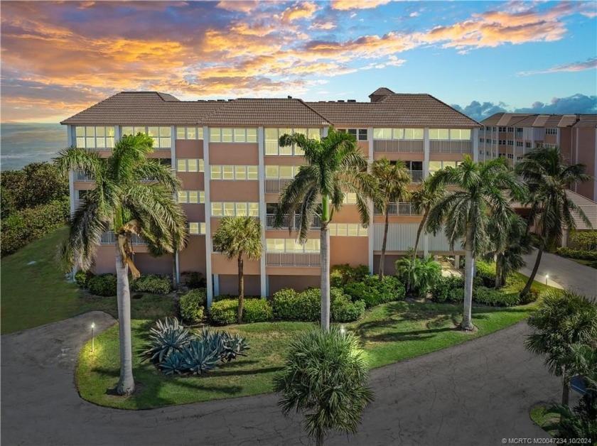 This fully furnished, 2-bedroom, 2-bath Oceanfront condo in - Beach Condo for sale in Stuart, Florida on Beachhouse.com