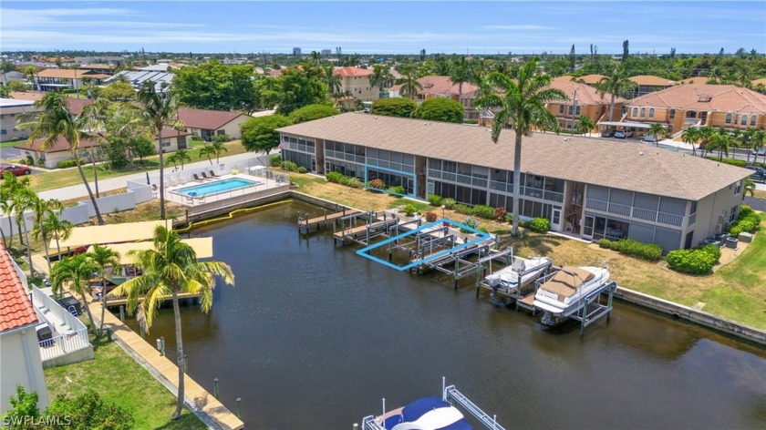 Absolutely beautiful Gulf Access condo, conveniently located - Beach Condo for sale in Cape Coral, Florida on Beachhouse.com