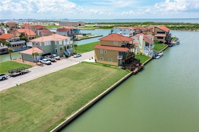 Turn your vision into reality with this amazing waterfront - Beach Lot for sale in Corpus Christi, Texas on Beachhouse.com