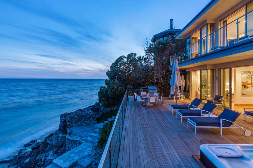Spectacular modern beach home laden with walls of glass and a - Beach Home for sale in Malibu, California on Beachhouse.com