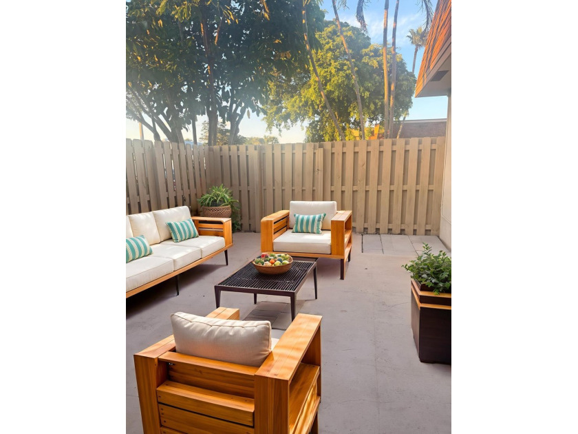 Completely updated, spacious 2BR/2.5BA townhouse in Rainberry - Beach Townhome/Townhouse for sale in Delray Beach, Florida on Beachhouse.com