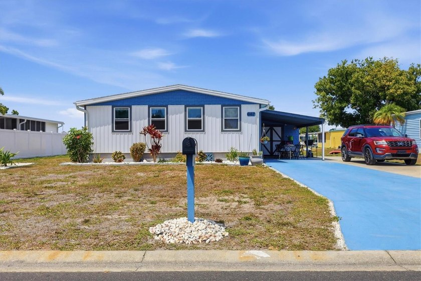 Welcome to the highly sought-after Lemon Bay Isles, a serene and - Beach Home for sale in Englewood, Florida on Beachhouse.com
