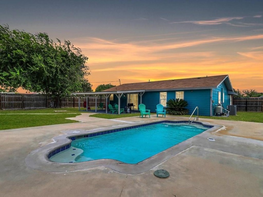 Charming 4-Bedroom Home with Inground gunnite pool, new HVAC in - Beach Home for sale in Aransas Pass, Texas on Beachhouse.com