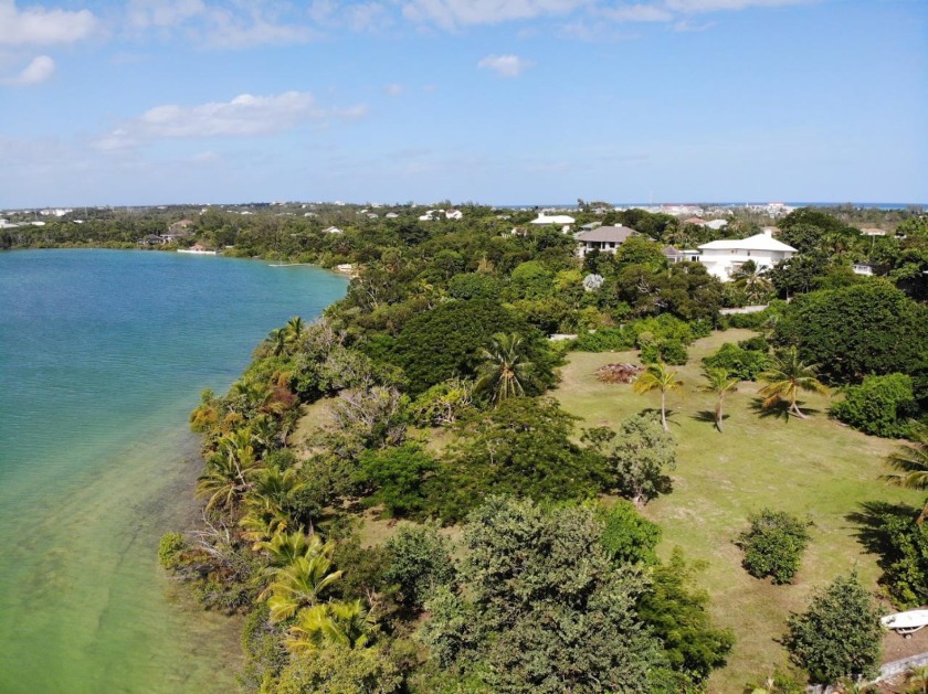 Beautiful lakefront lot on lake Cunningham. Located on Oakhill - Beach Lot for sale in New Providence/Paradise Island, Bahamas on Beachhouse.com