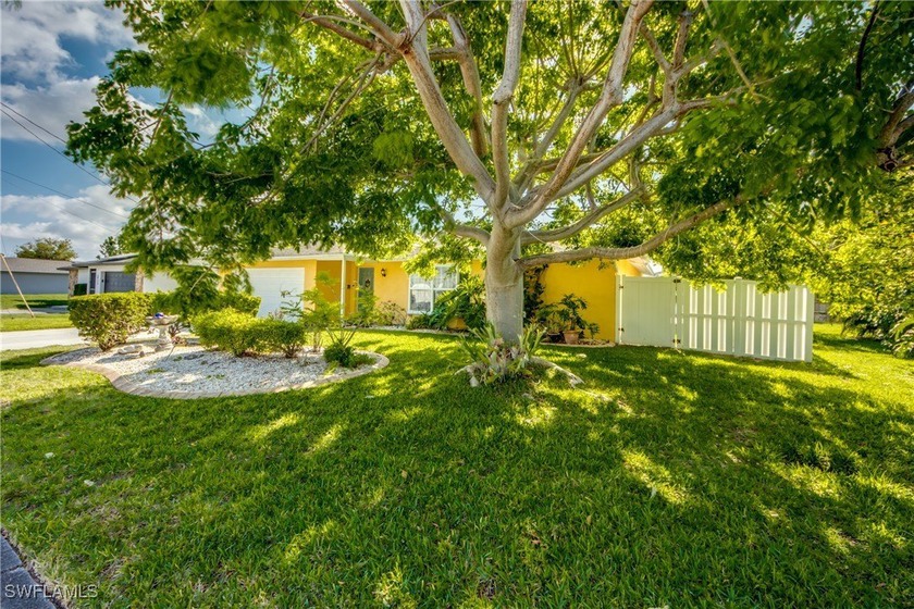 NEW ROOF WILL BE INSTALLED BEFORE CLOSING. 3-bedroom plus den 2 - Beach Home for sale in North Fort Myers, Florida on Beachhouse.com