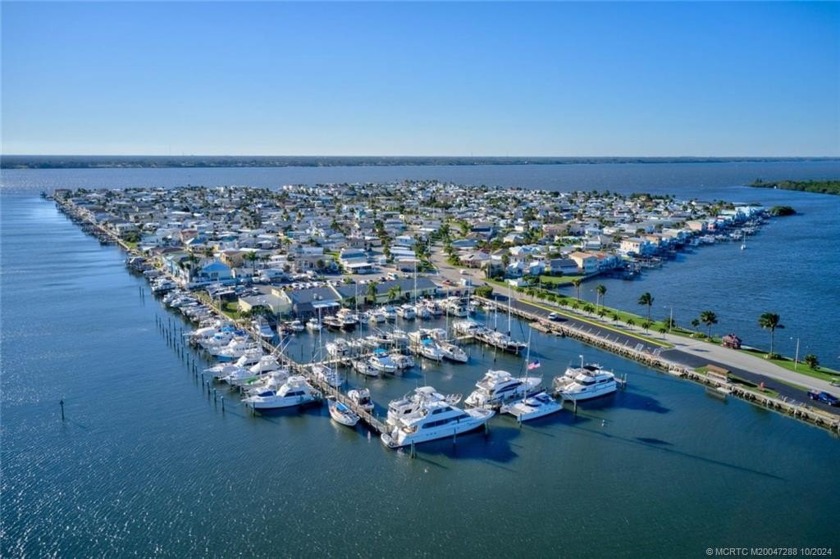 Welcome to paradise!!!  Nettles Island is an incredibly active - Beach Home for sale in Jensen Beach, Florida on Beachhouse.com