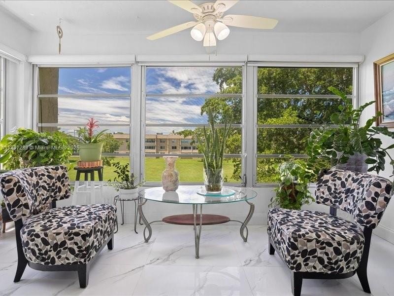 Luxury condo with 2 bedrooms, 2 bathrooms completely remodeled - Beach Condo for sale in Sunrise, Florida on Beachhouse.com