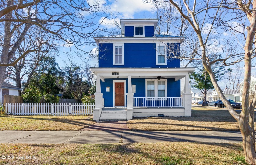 Welcome to this thoughtfully renovated home in Historic - Beach Home for sale in New Bern, North Carolina on Beachhouse.com