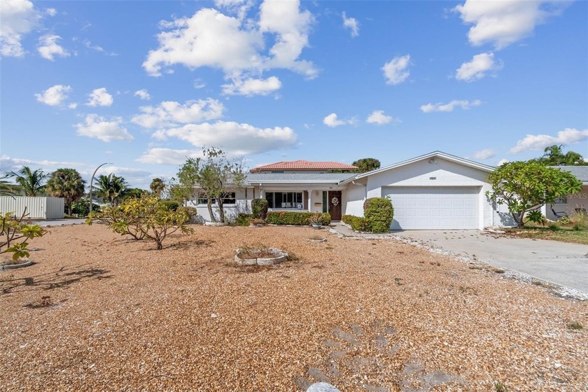 *** NEW ROOF***Handyman Special or Dream Home Opportunity in St - Beach Home for sale in ST Pete Beach, Florida on Beachhouse.com