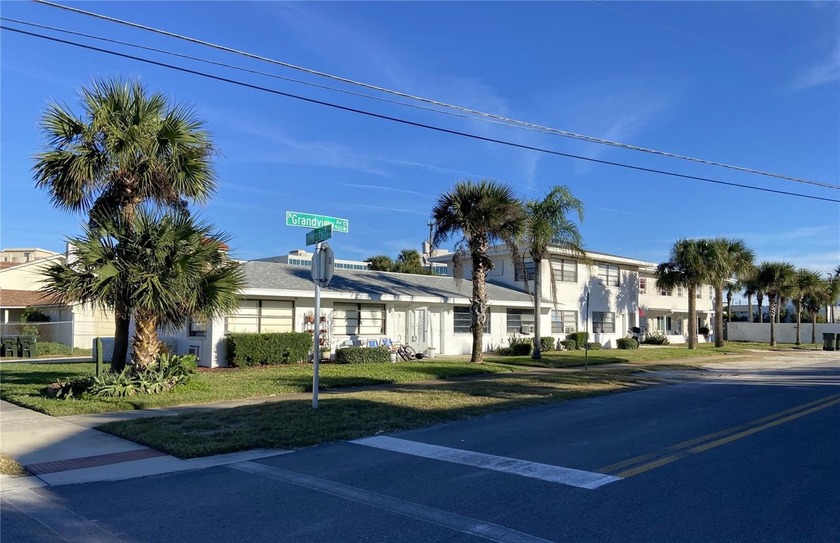 11 Apartment Suites, extremely close to Daytona Beach.  Spread - Beach Lot for sale in Daytona Beach, Florida on Beachhouse.com