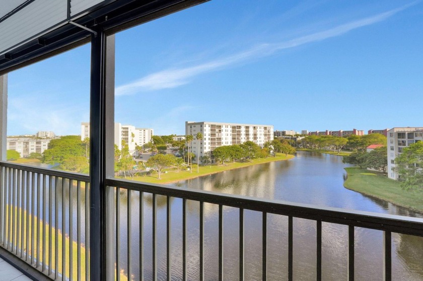 STUNNING CORNER WITH BREATHTAKING WATER VIEWS!This beautifully - Beach Condo for sale in Pompano Beach, Florida on Beachhouse.com