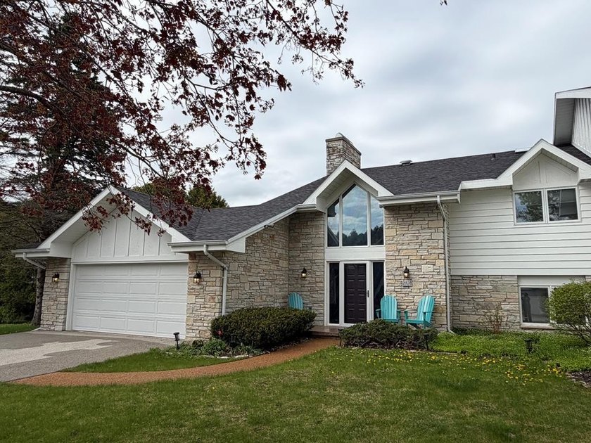 Enjoy Door County living in this wonderful 2-story unit - Beach Home for sale in Baileys Harbor, Wisconsin on Beachhouse.com