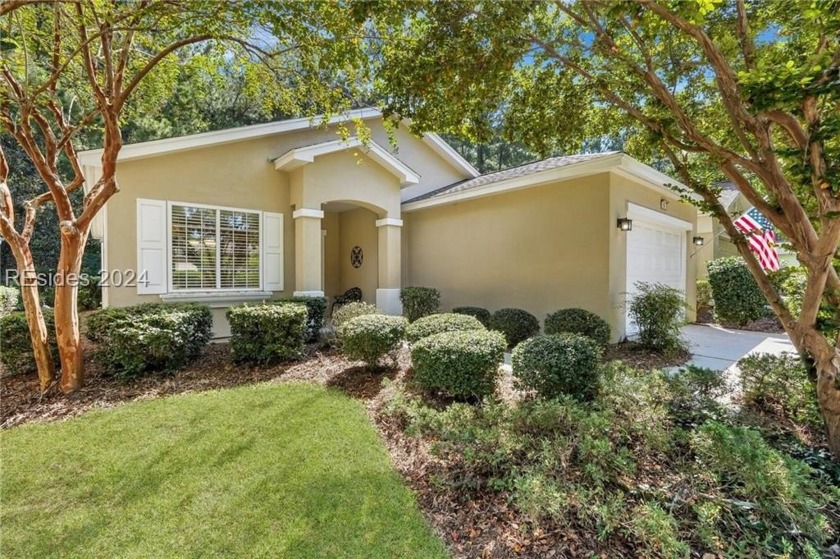 This charming 2 bedroom Chesapeake cottage is located in the - Beach Home for sale in Bluffton, South Carolina on Beachhouse.com