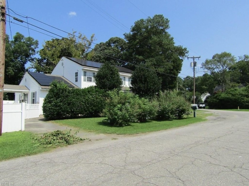 The spacious 5-bedroom,3-bath home offers an open floorplan with - Beach Home for sale in Portsmouth, Virginia on Beachhouse.com