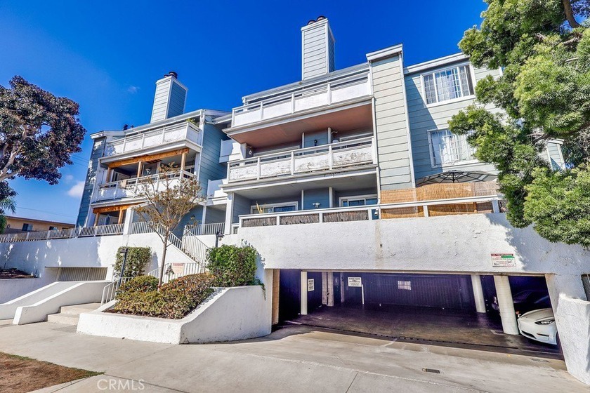 Don't miss this opportunity to purchase this large *top floor* - Beach Condo for sale in Long Beach, California on Beachhouse.com