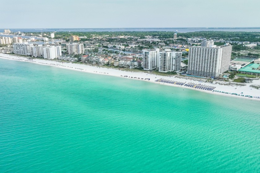 Situated right on the Gulf, located in the heart of Destin at - Beach Condo for sale in Destin, Florida on Beachhouse.com