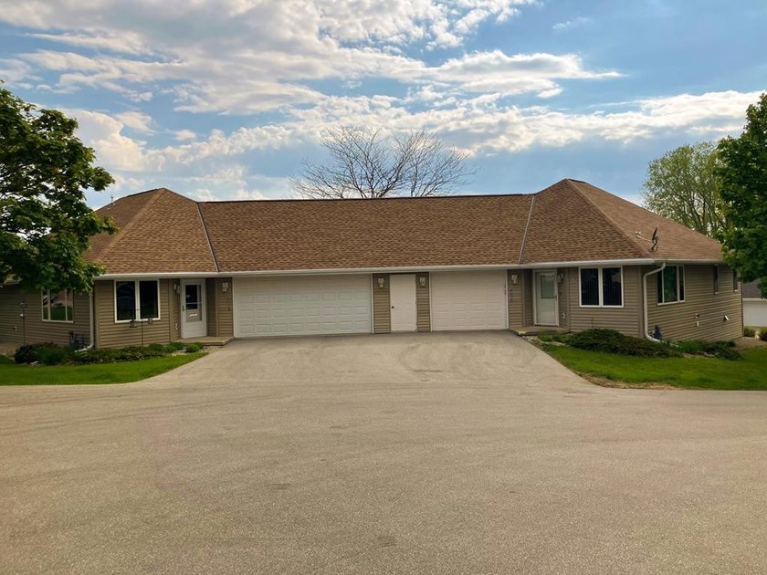 Duplex-condo living at its best! Unit has recently been painted - Beach Condo for sale in Sturgeon Bay, Wisconsin on Beachhouse.com