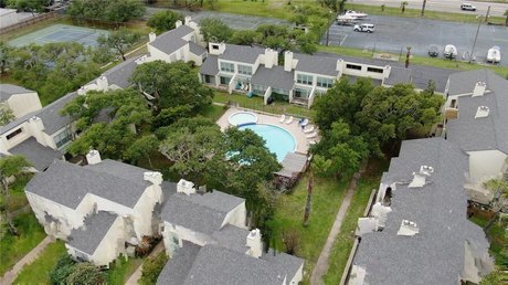 Are you looking for the perfect fishing retreat in Rockport - Beach Condo for sale in Rockport, Texas on Beachhouse.com