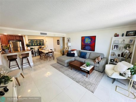 Stunning views of the Atlantic Ocean and the beautiful Las Olas - Beach Condo for sale in Fort Lauderdale, Florida on Beachhouse.com