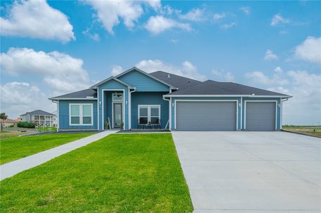 Step into this immaculate coastal home at 13 Westpointe and know - Beach Home for sale in Rockport, Texas on Beachhouse.com