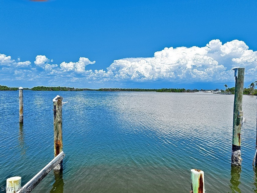 This is an auction and a Bay Front Beauty! Enjoy gorgeous - Beach Lot for sale in Fort Myers Beach, Florida on Beachhouse.com