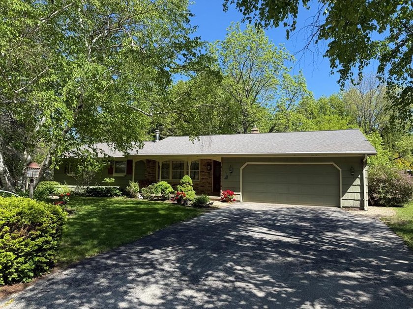Welcome home to this 3-bedroom, 1.5-bath ranch in Sturgeon Bay - Beach Home for sale in Sturgeon Bay, Wisconsin on Beachhouse.com